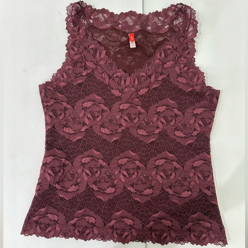 Josie Natori Lace top